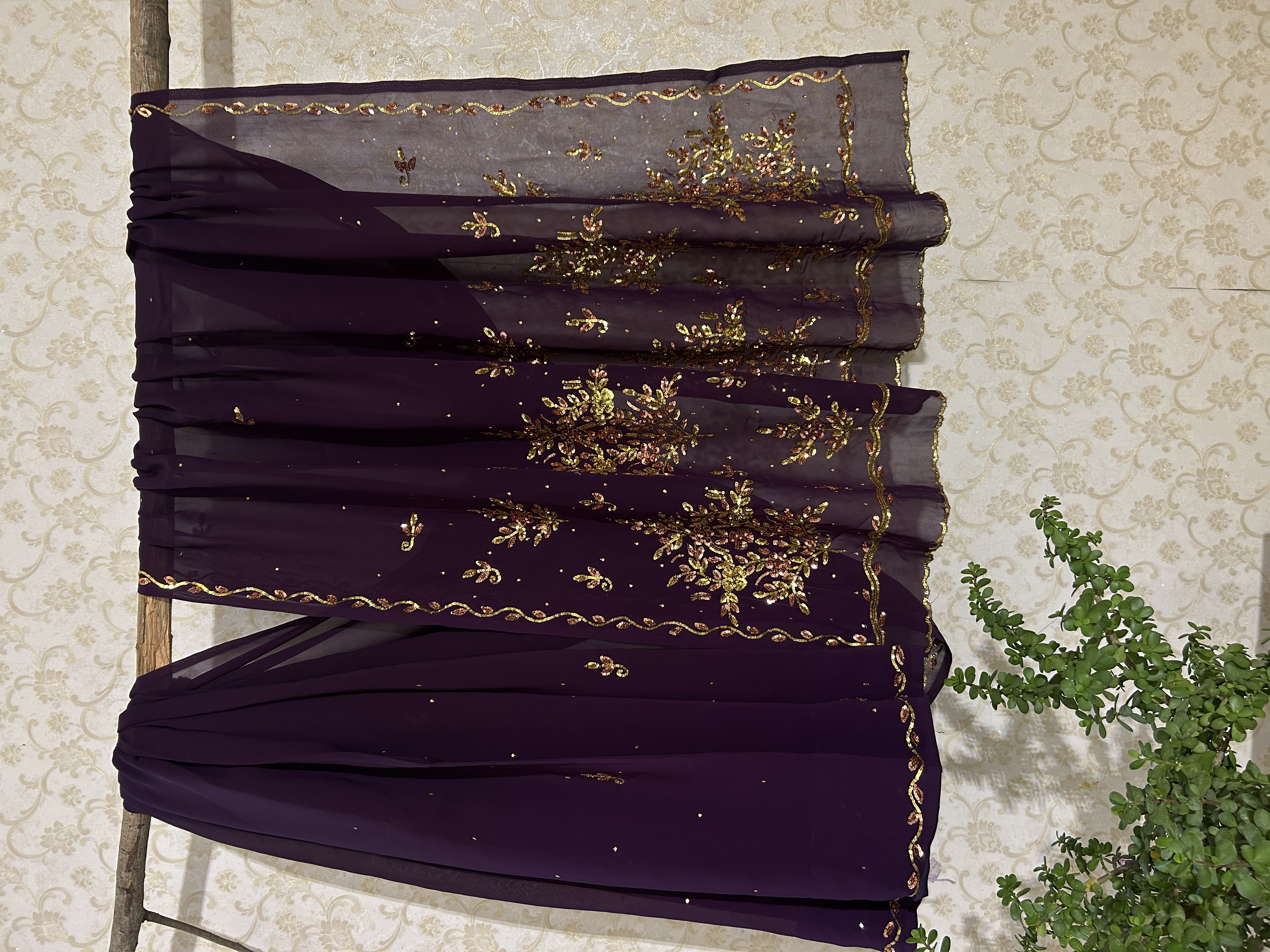 Zaroon embroidered saree — image 1