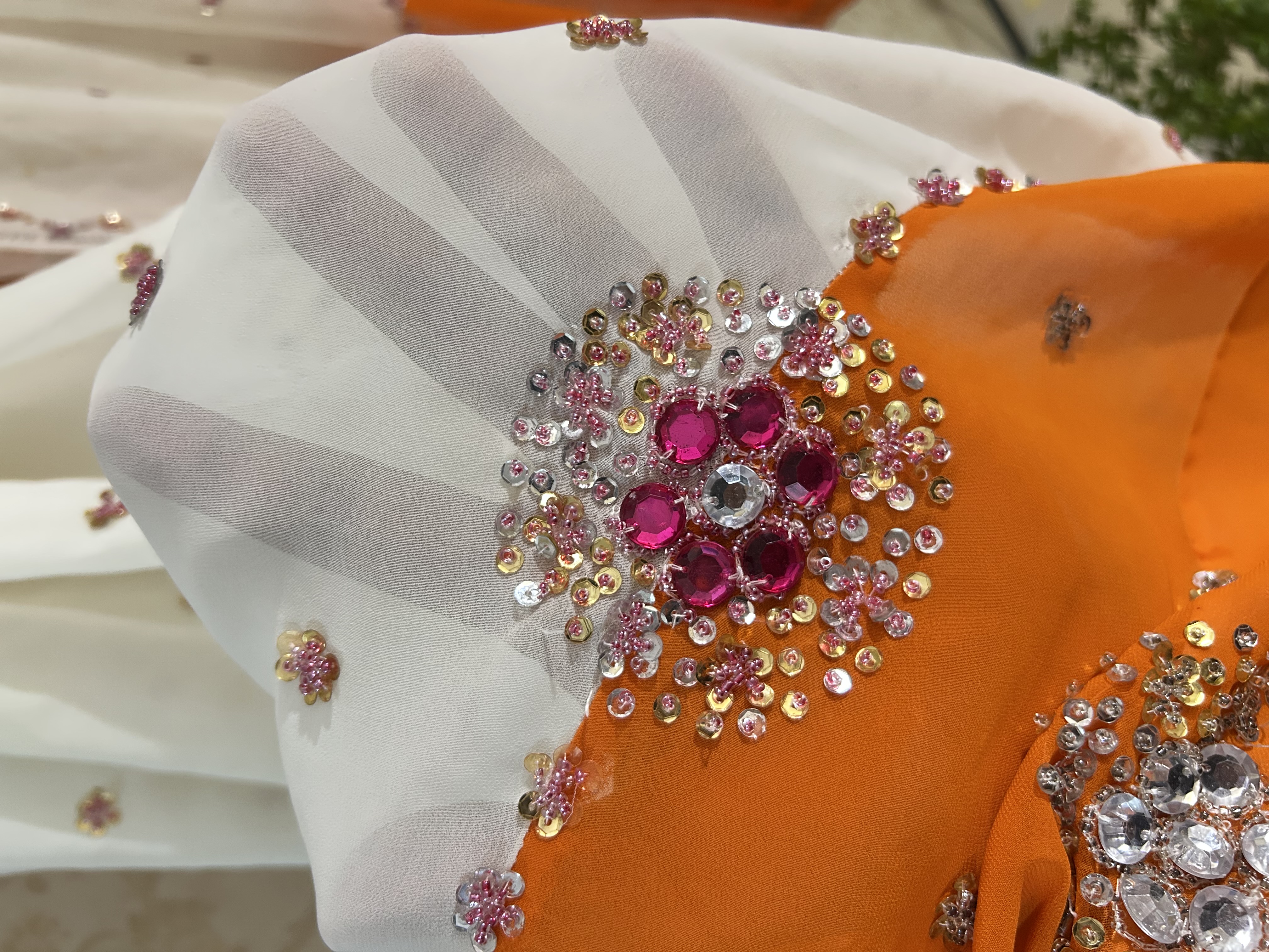 Usha dual colour saree — image 4