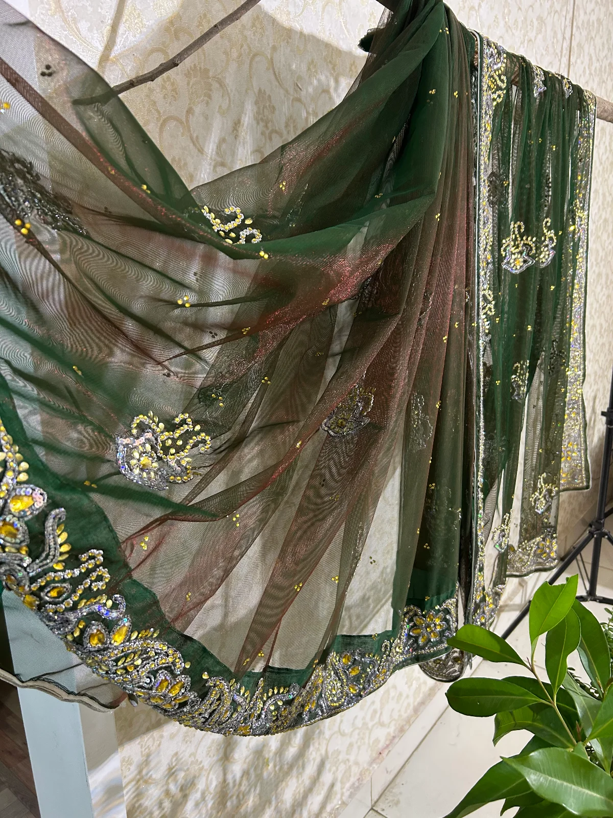 Dual tone Net saree — image 4