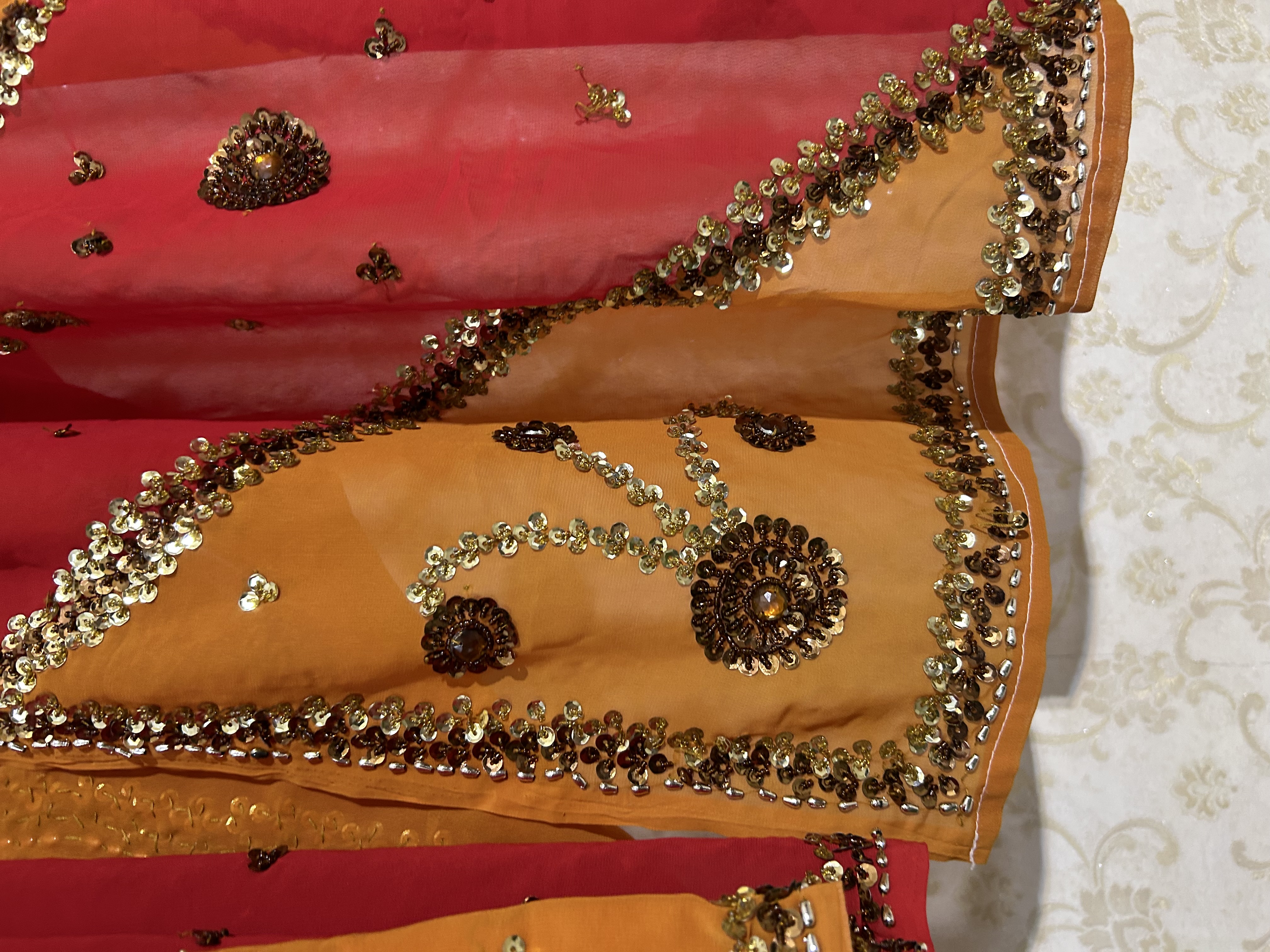 Kesariya Gul dual tone vintage saree — image 3