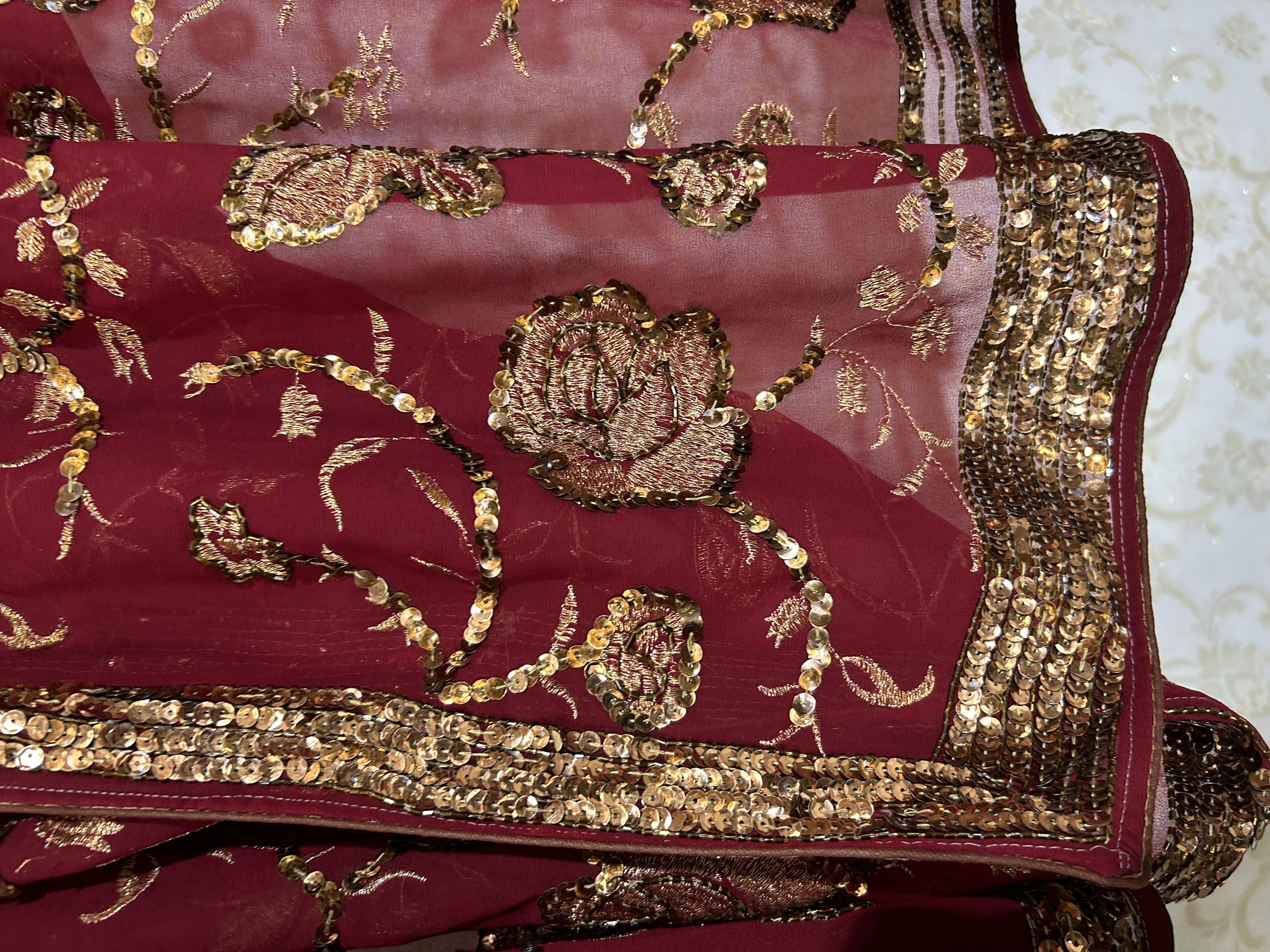 Mehroon vintage saree — image 3