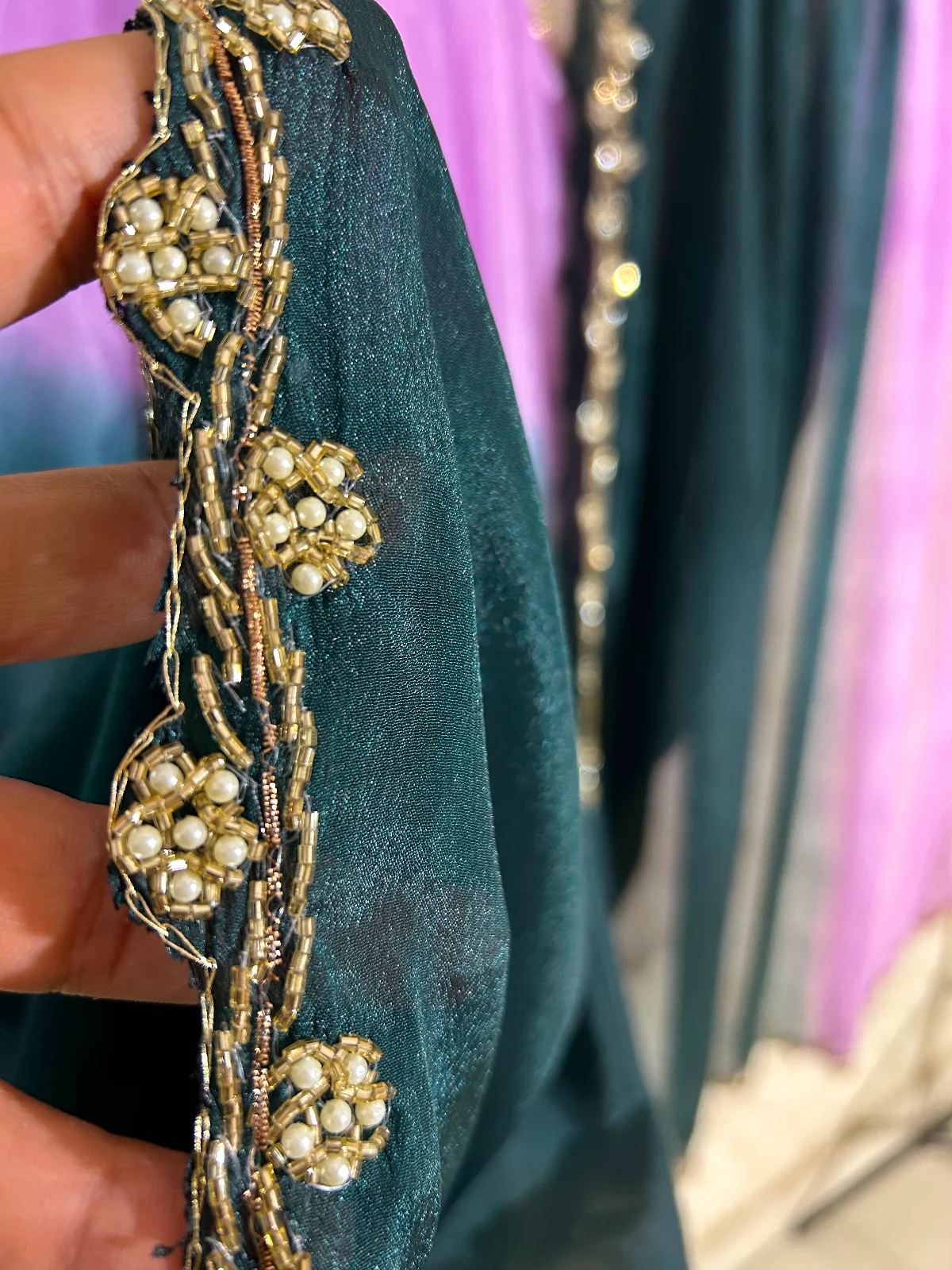 Crepe silk ombre saree with kutdana border  — image 4