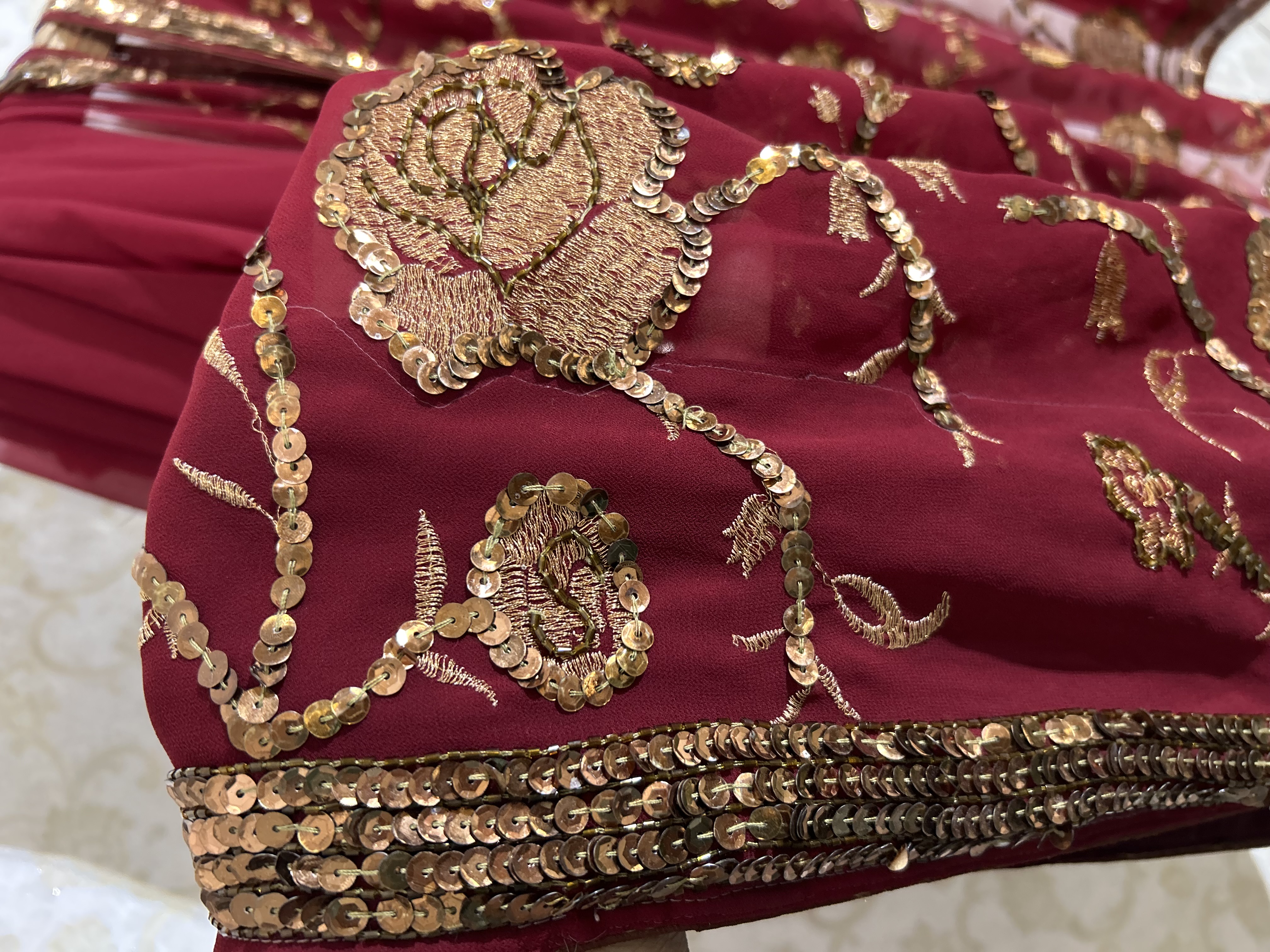 Mehroon vintage saree — image 4