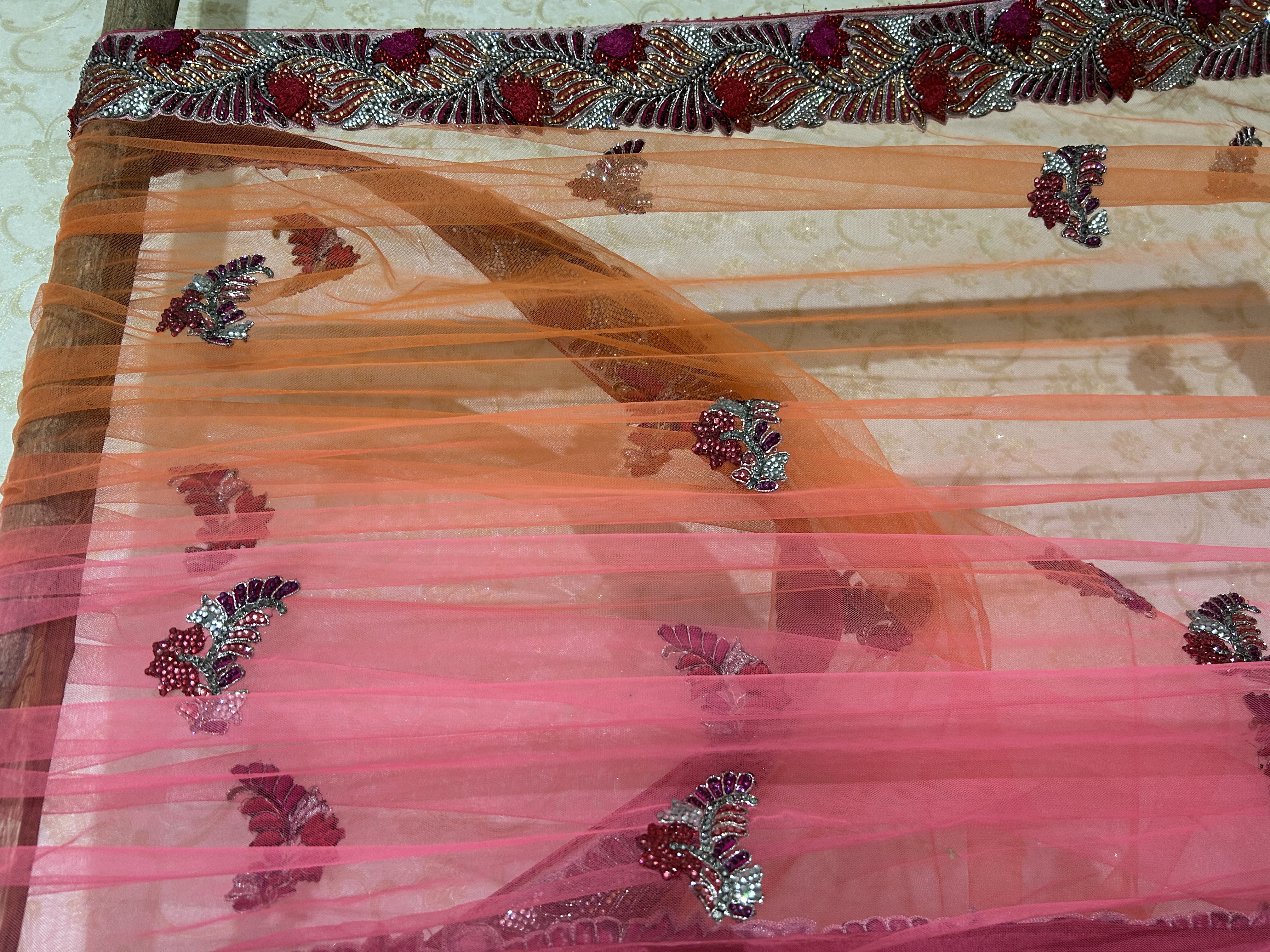Hot tropic ombre saree — image 4
