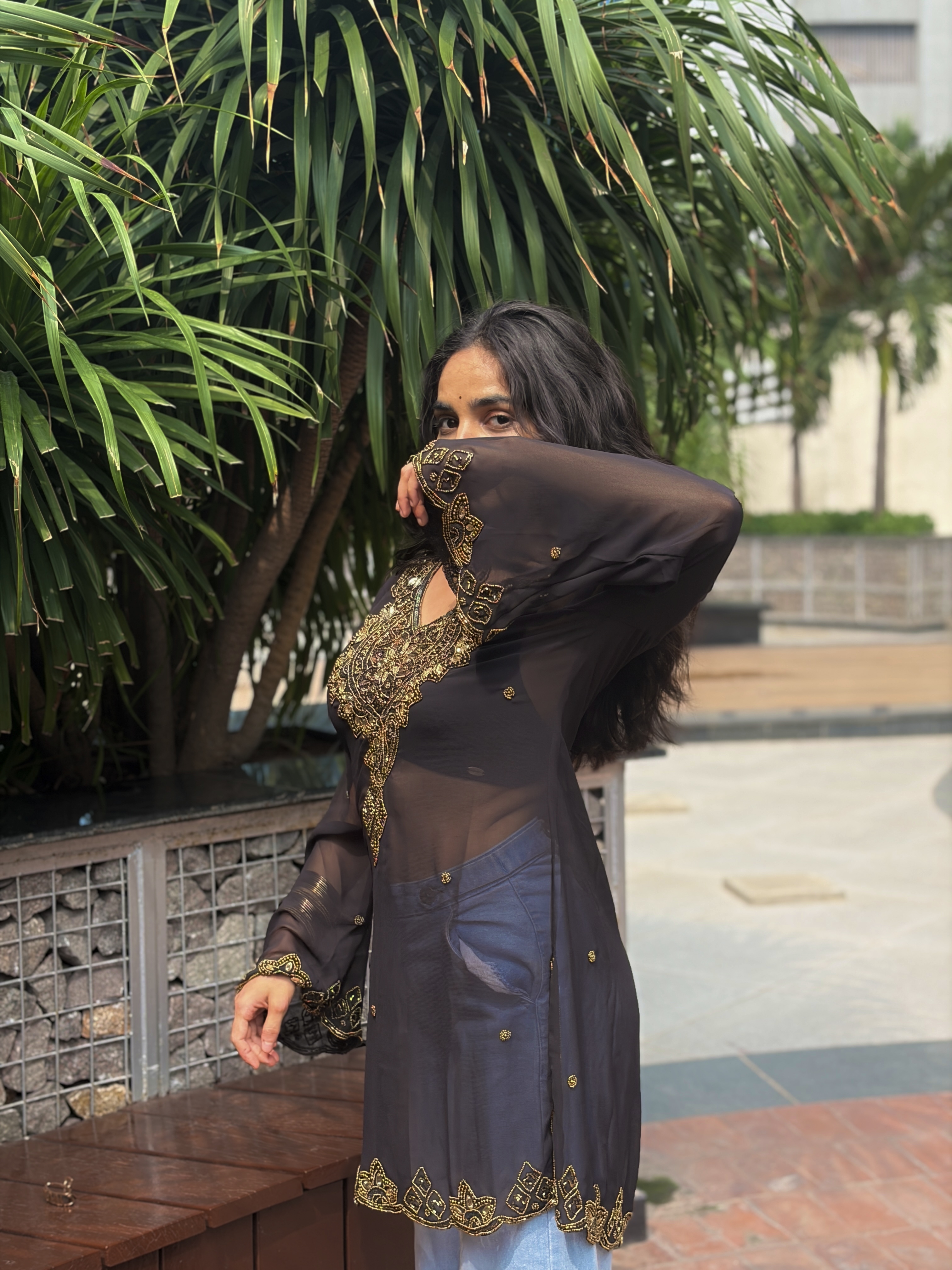 Sunheri Zeenat black kurti — image 2