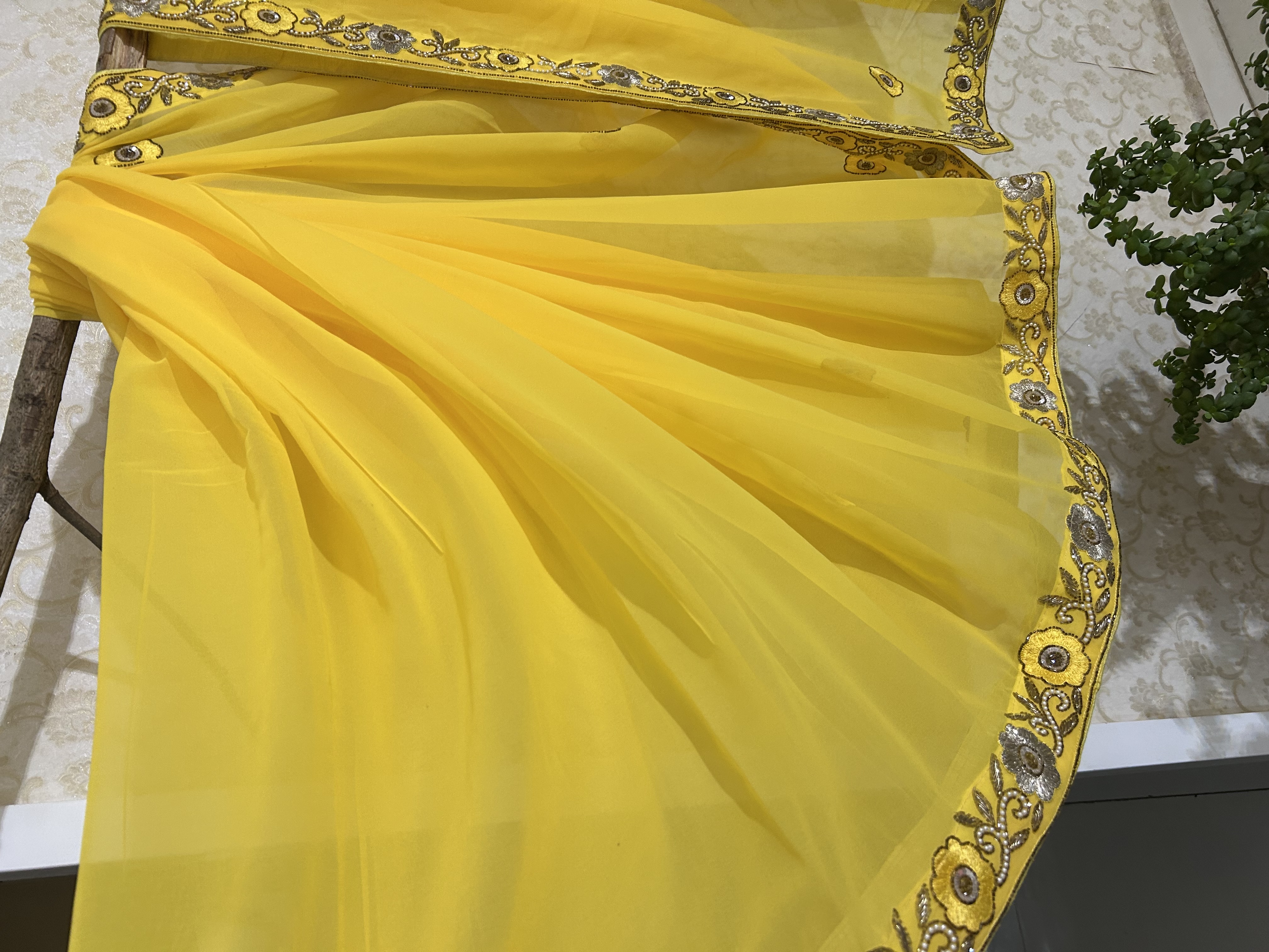 Sonali floral saree — image 2