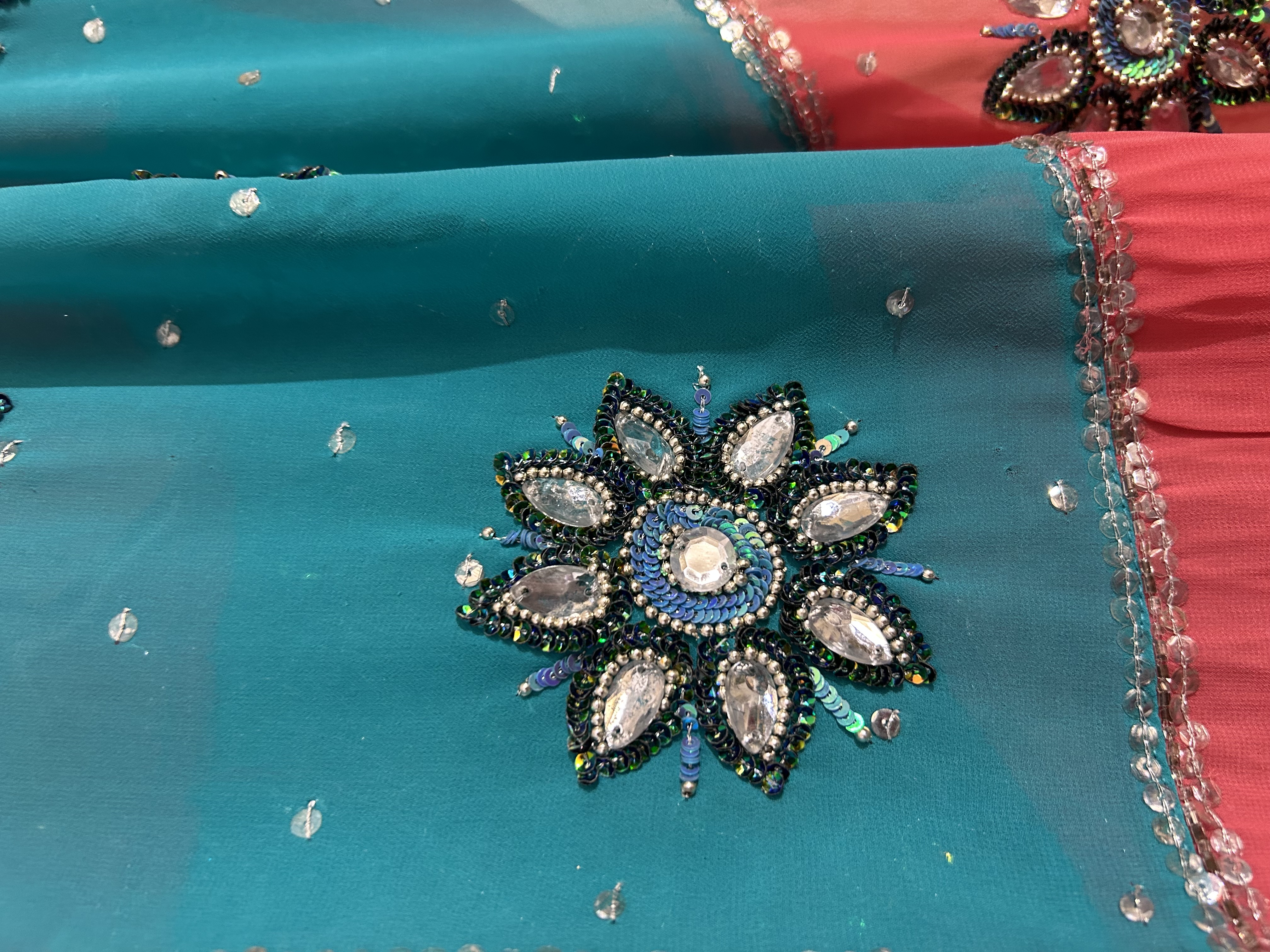Tropical Rose vintage saree — image 4