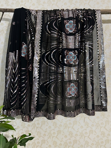Raat ki Chamak saree