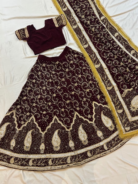 Riwaayat velvet lehenga