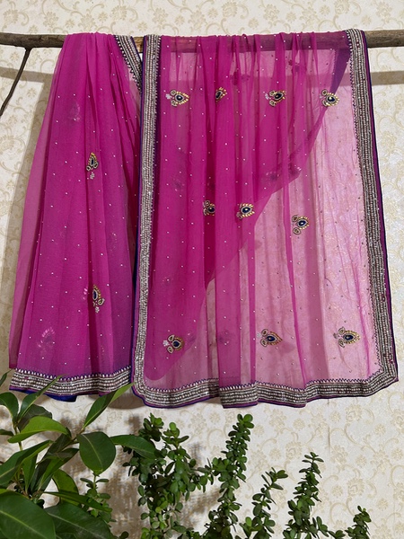 Gulabi Sitara saree