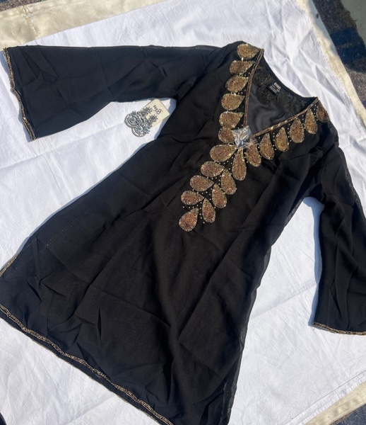 Black y2k straight kurti with flared hands